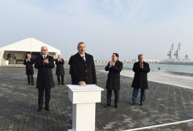 Ильхам Алиев принял участие в открытии Ро-Ро терминала - ФОТО