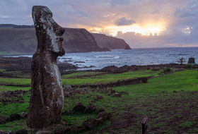 Археологи выяснили, как люди смогли выжить на острове Пасхи
