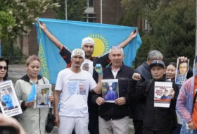 Полиция Алматы задержала участников митинга, требовавших освобождения политзаключенных
