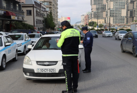 В Баку провели рейд среди водителей такси 