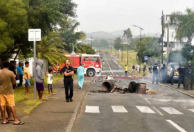 Трое погибли, сотни пострадали при беспорядках во французской Новой Каледонии
