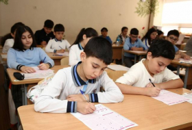В Баку около 50 тыс. учащихся VI классов приняли участие в мониторинге знаний
