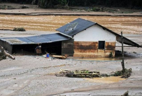 Число жертв наводнений в Индонезии достигло 41
