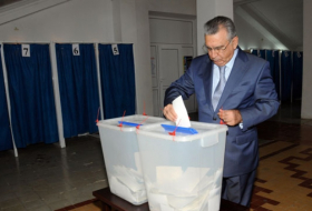 Рамиз Мехтиев проголосовал на выборах 