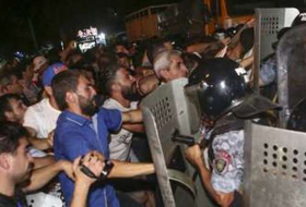 В Ереване начались массовые задержания демонстрантов