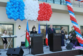 В Баку отпраздновали День взятия Бастилии - ФОТО