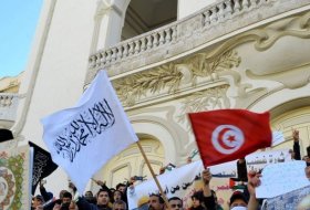 В Тунисе произошли столкновения между протестующими и полицией