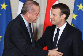 Эрдоган и Макрон обсудили операцию в Африне