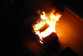 Захватчики участка ППС в Ереване сожгли полицейскую машину