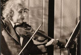 Скрипка Эйнштейна продана