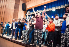 В Баку отметят всемирный праздник День смеха