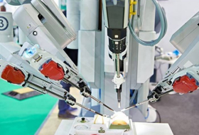 400 роботов-хирургов появятся в России к 2020 году
