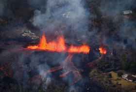На Гавайях объявили новую эвакуацию после извержения вулкана
