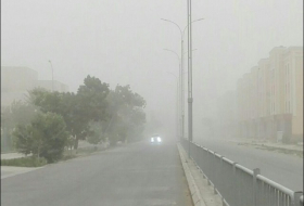 Ашхабад накрыл пылевой туман

