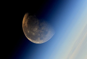 Ученые доказали наличие льда на поверхности Луны
