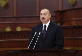 Президент принимает участие в торжественном заседании по случаю 100-летия парламента Азербайджана - ФОТО