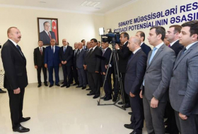 Президент Ильхам Алиев: Азербайджан находится на очень верном пути в развитии промышленности
