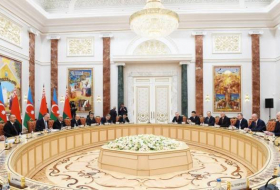 В Минске состоялась встреча президентов Азербайджана и Беларуси в расширенном составе - ФОТО 
