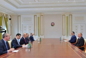 Ильхам Алиев принял министра транспорта и инфраструктуры Турции
