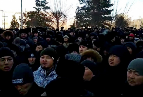 В Казахстане сотни людей протестуют против армян  - ВИДЕО 
