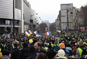 В Париже начались беспорядки на акции протеста 