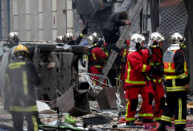 Двенадцать человек получили серьезные ранения при взрыве в Париже
