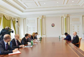  Ильхам Алиев принял президента ЕБРР