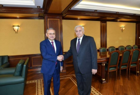 Октай Асадов встретился с послом Казахстана в нашей стране
