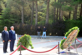 Представители азербайджанской прессы почтили память великого лидера Гейдара Алиева