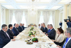 Состоялась встреча Президента Ильхама Алиева и главы Совета Евросоюза в расширенном составе
