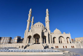 В Азербайджане 2250 мечетей, 14 церквей и 7 синагог
