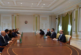 Ильхам Алиев принял делегацию во главе с министром сельскохозяйственной, продовольственной и лесной политики Италии