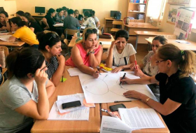 В Баку проводятся тренинги для более чем 700 учителей 