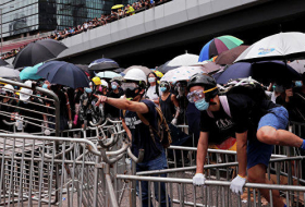 В Гонконге 25 человек пострадали на акциях протеста
