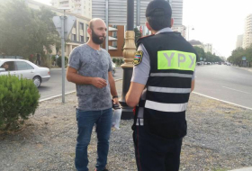 В Баку продолжаются профилактические меры пеших нарядов дорожной полиции
