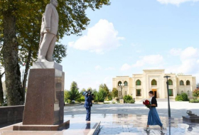 Мехрибан Алиева посетила памятник великому лидеру Гейдару Алиеву в Исмаиллы - ФОТО