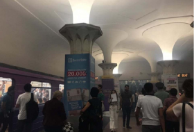 В Бакинском метрополитене произошло задымление 