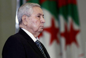 Президент Алжира Абдель Кадер Бенсалах прибыл с визитом в Азербайджан