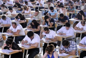 В Азербайджане более 800 человек успешно сдали экзамен по приему на госслужбу
