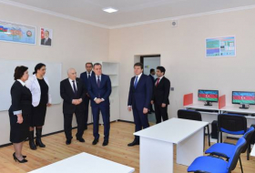 Министр образования открыл школу в поселке Вандам 