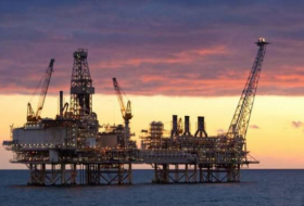 На АЧГ добывалось 535 тыс. баррелей нефти в сутки в прошлом году
