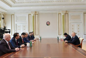 Ильхам Алиев принял делегацию во главе с руководителем группы межпарламентской дружбы Турция-Азербайджан
