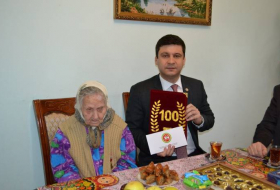 В Баку поздравили с юбилеем 100-летнего ветерана ВОВ 