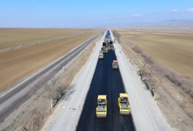 В этом году в Азербайджане завершится строительство еще двух дорог