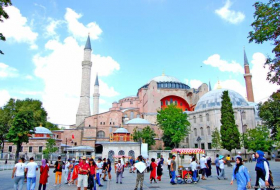 Число азербайджанских туристов, посетивших Турцию в марте, резко сократилось