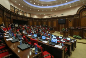 Наказан жаждой власти: Армянский парламент охвачен пандемией