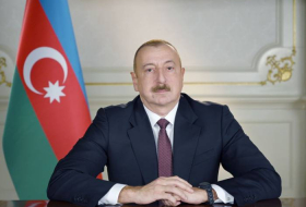 Президент Ильхам Алиев наградил Игоря Сечина орденом 