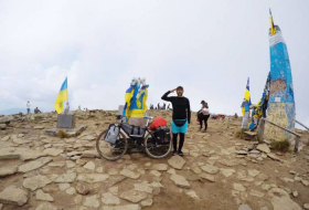 В горах Украины на велосипеде - в честь Азербайджанского солдата - ФОТО