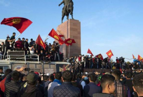 В Бишкеке вводится комендантский час
