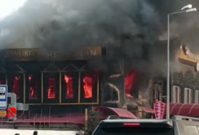 В Баку горит ресторан - ФОТО